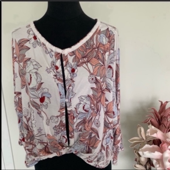 Free People “Keeping on Top “ top - Picture 3 of 10